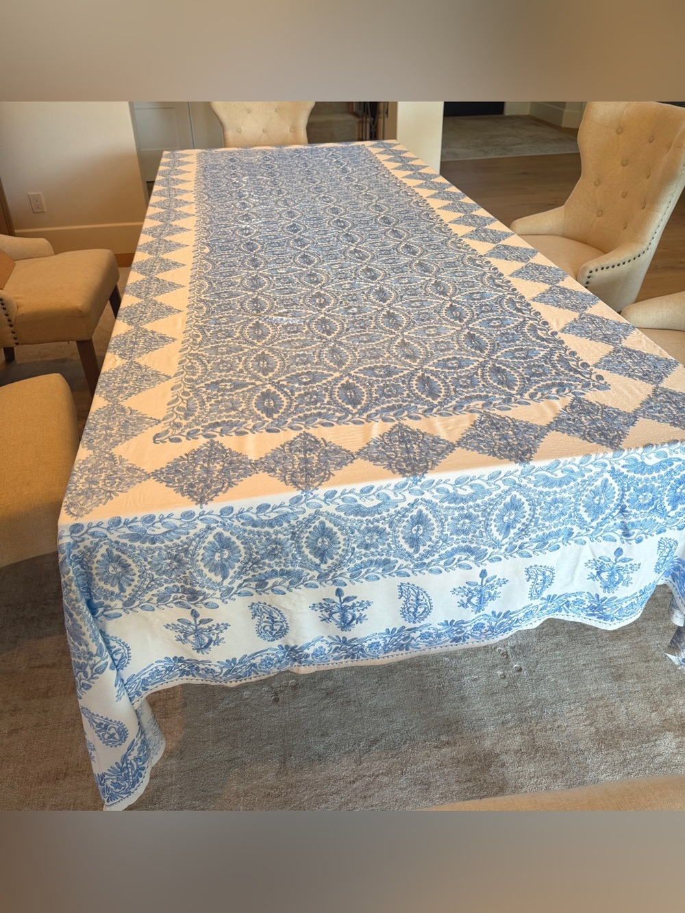 Vintage Blue & White Embroidered Linen Blend Tablecloth w/18 Napkins 128 x 78”